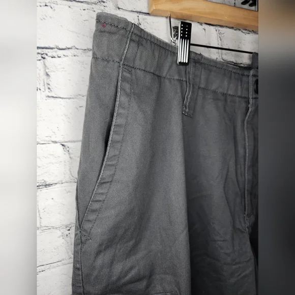 Nike Men's Gray Cargo Shorts Size XL - Picture 8 of 9